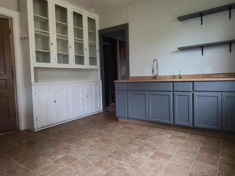194 Altruria St #2 — Photo 3