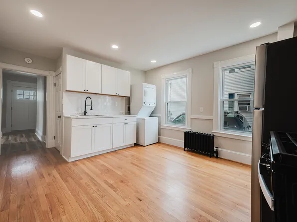 63 Park Ave APT 1, Enfield, CT 06082