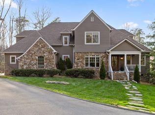 5426 Summerfield Ln, Signal Mountain, TN 37377