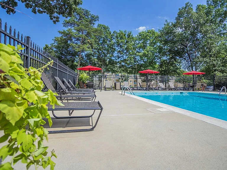 Stuart Woods Apartments — Photo 9