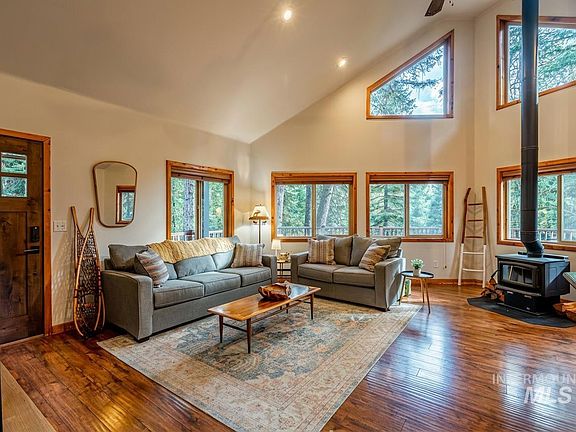 5th image of 1409 Paul Bunyon Rd