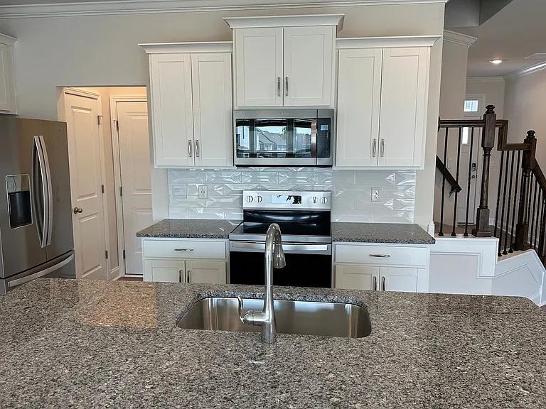 377 Creekview Rd — Photo 8