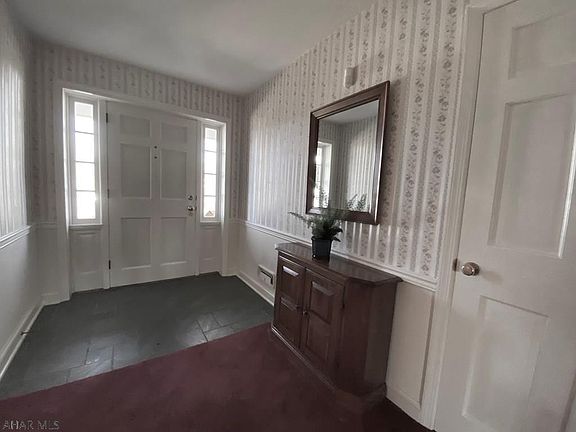 3rd image of 158 Smithfield St