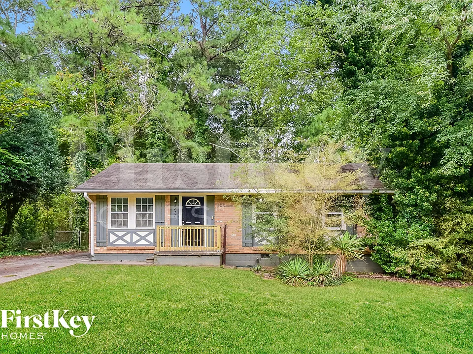 8277 Dunellen Ln