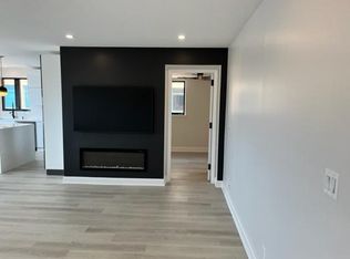 4801 Hampden Ln APT 802, Bethesda, MD 20814