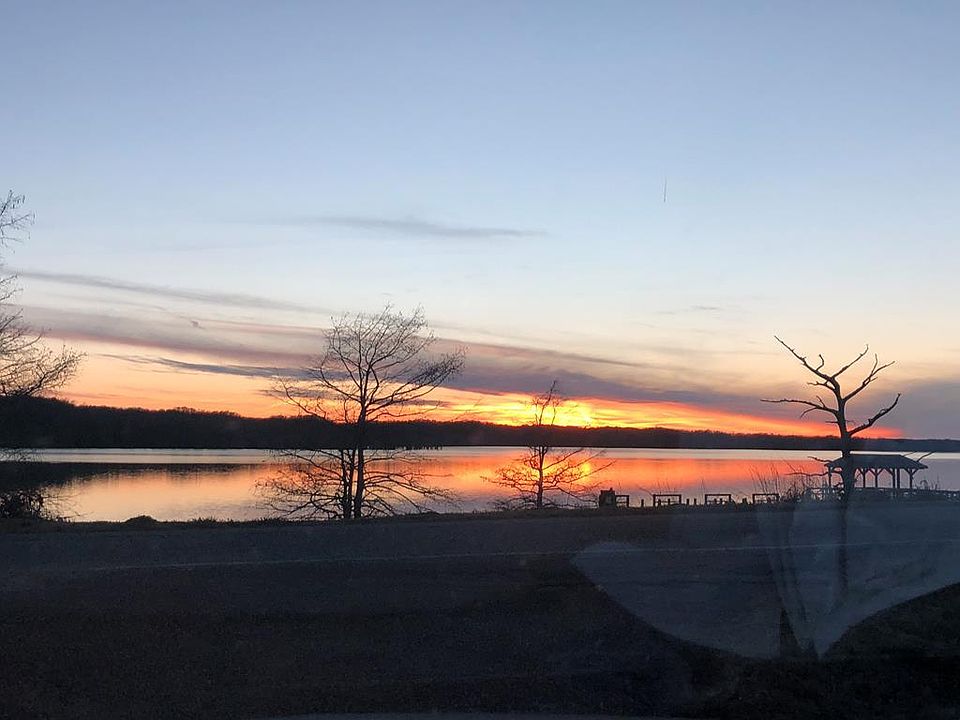 2nd image of 1940 Lake Washington Rd E