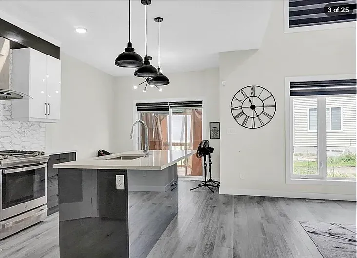 3 bed, 1500 sqft, $2,300 — Photo 2