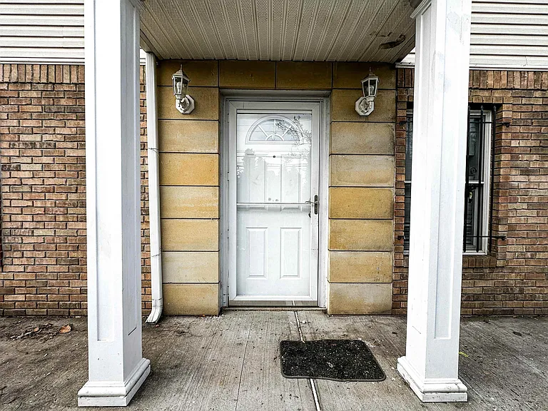171 Clifford St #1 — Photo 3