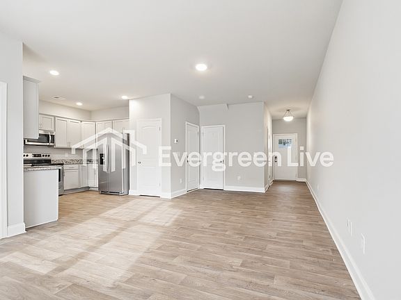 2nd image of 112 Ventura St