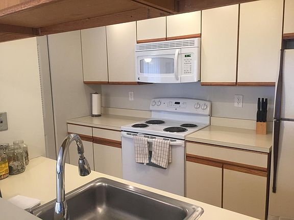 5th image of 1020 N Stafford St APT 409