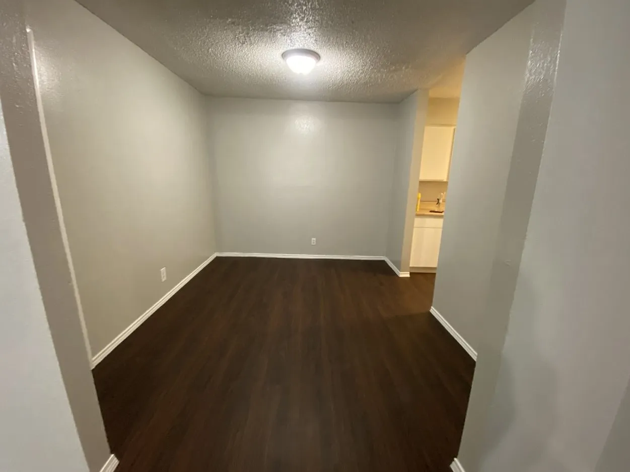 Edinburg Place Apartments - 0404 — Photo 3