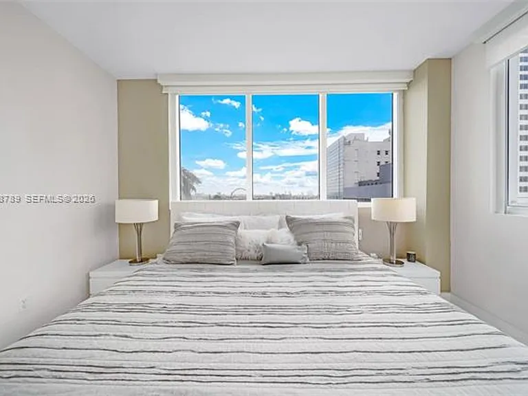 253 NE 2nd St #1109 — Photo 29