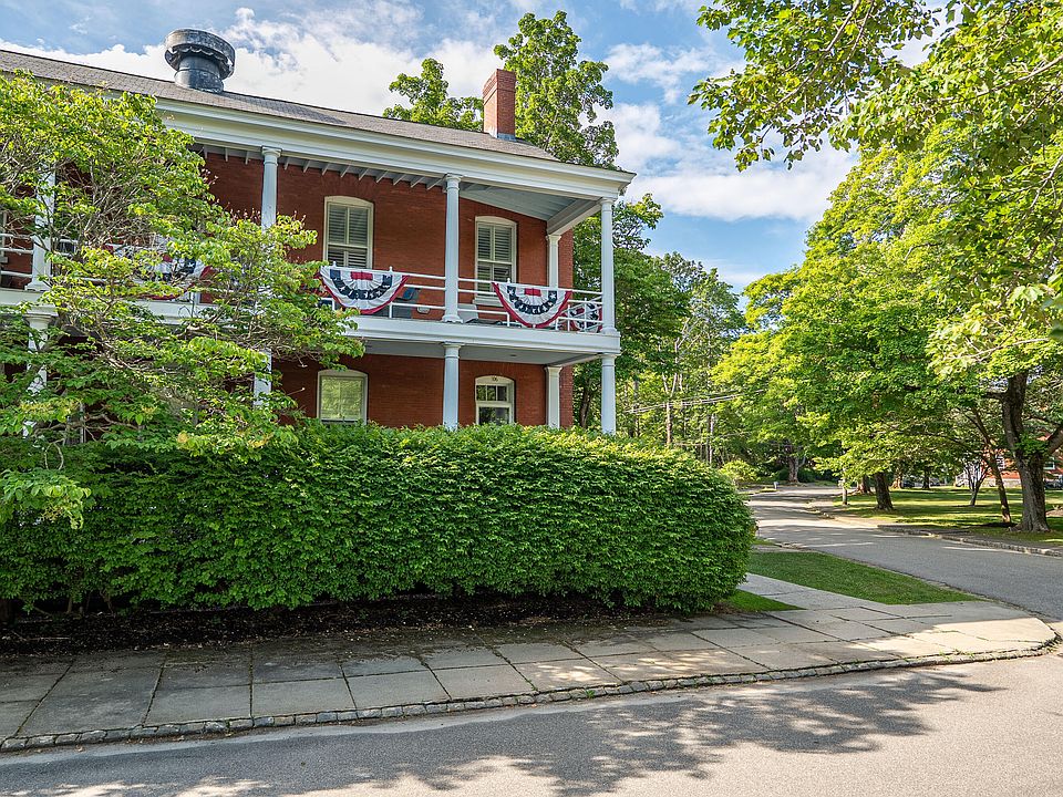 2nd image of 106 Mckinley Court