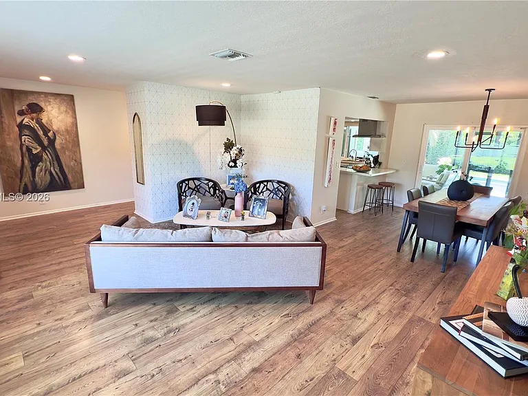 2411 NW 31st St — Photo 5