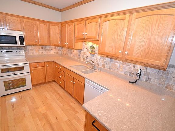5th image of 1275 Shadowood Cir Unit 106