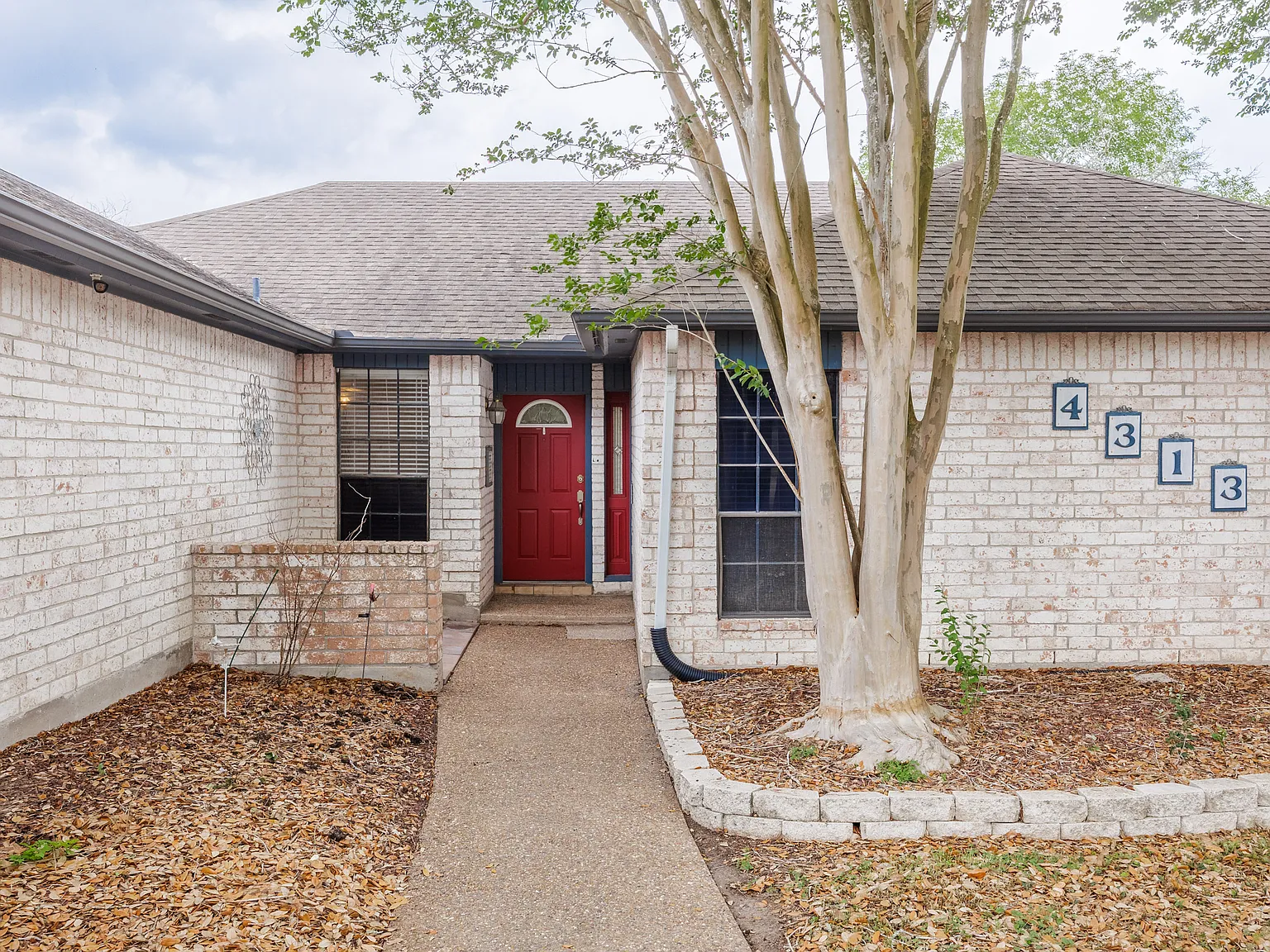 3 bed, 1768 sqft, $2,200 — Photo 3