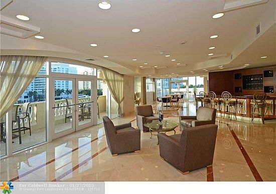 Le Club community room