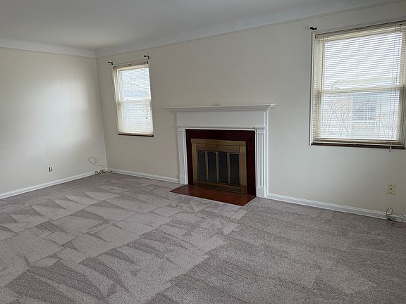 Decorative Fireplace in the living room