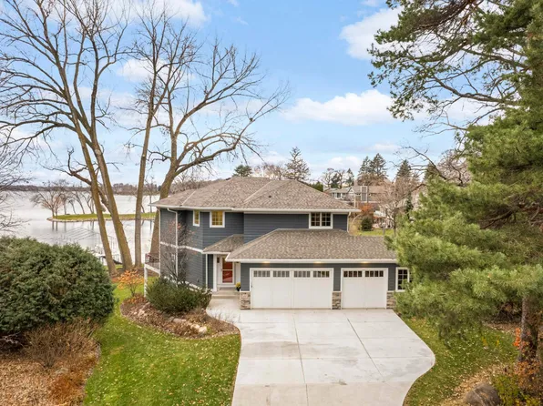 2697 Kelly Ave, Excelsior, MN 55331