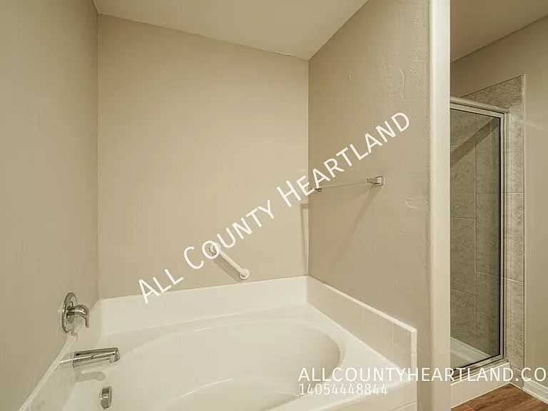 309 E Georgia Ter — Photo 9