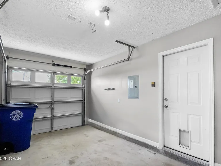 1815 Foster Ave — Photo 40