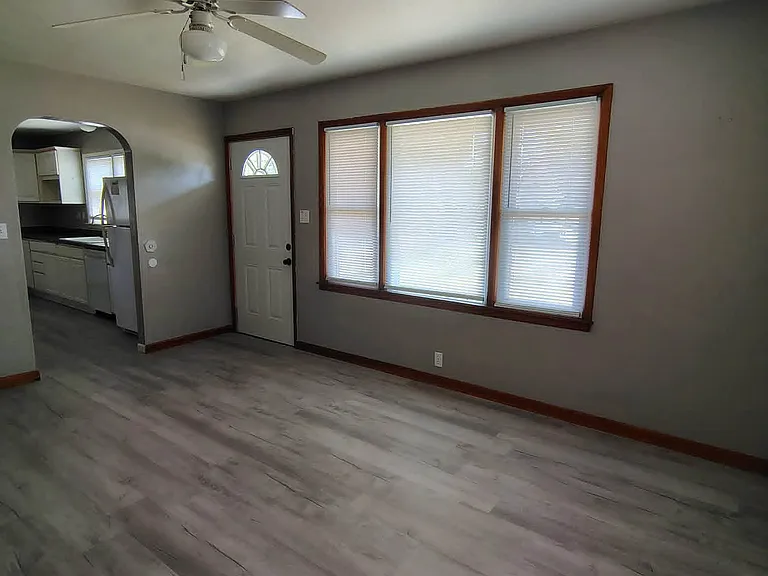 211 W High St #211 — Photo 4