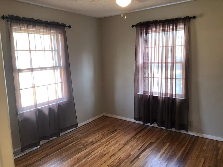 1308 E Alturas St — Photo 9