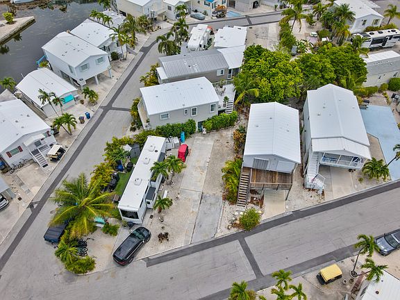 2nd image of 701 Spanish Main Dr #399