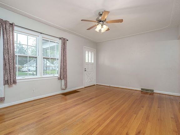 4th image of 333 Cornell Dr