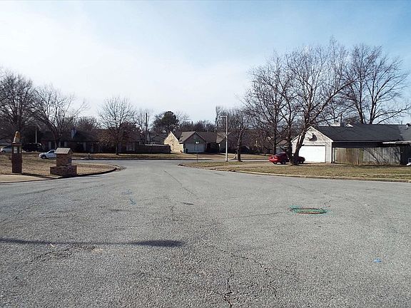 5th image of 5996 Bishop Dale Cv