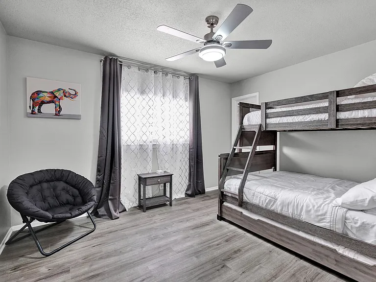Cascade Oak Dr — Photo 10