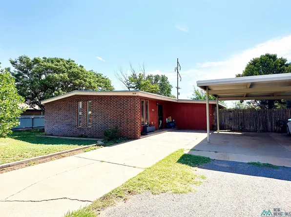 409 8th St, Farwell, TX 79325