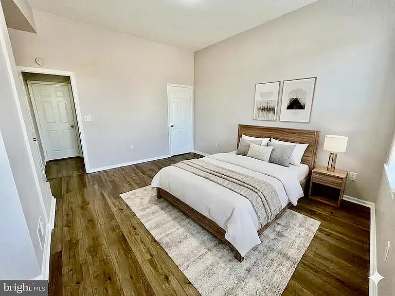 2317 E Fayette St — Photo 12