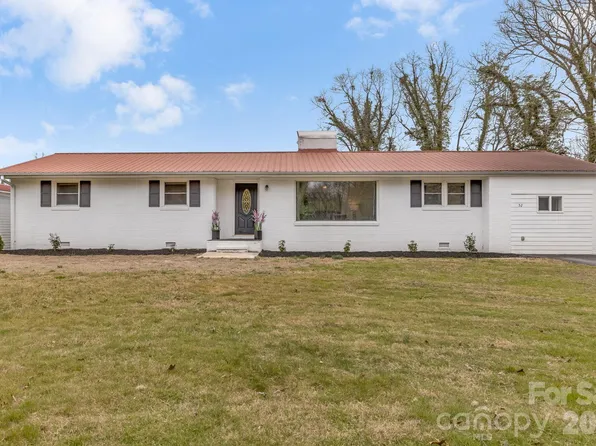 52 Baby Jane Ln, Hendersonville, NC 28792