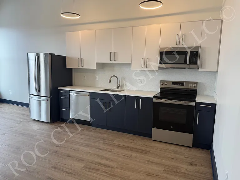 Hive @ 151 Saint Paul St — Photo 18