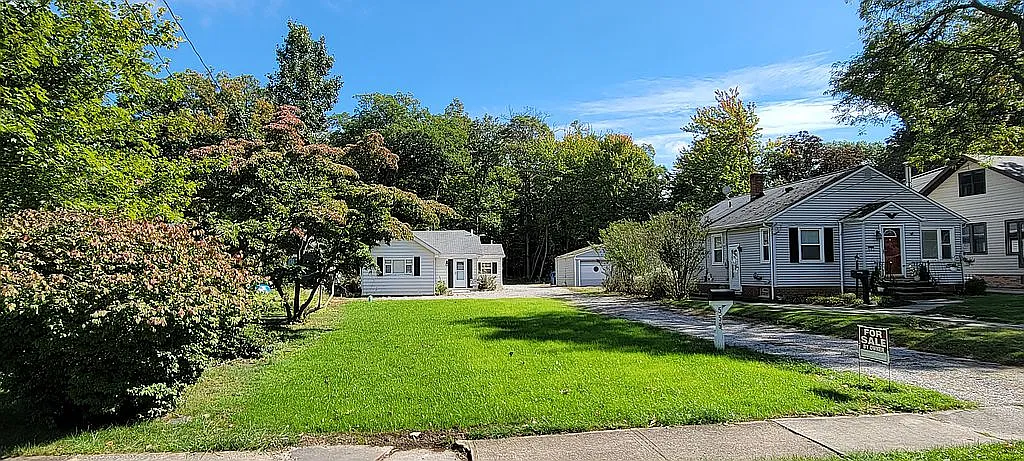 559 Vineland Rd photo 1