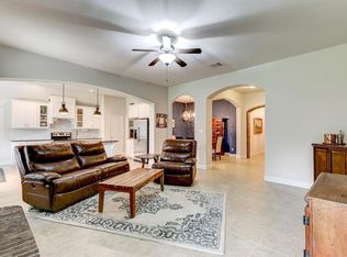 321 Sterling Dr, Benbrook, TX 76126