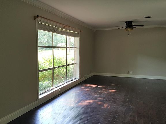 2nd image of 2414 Sherwood St