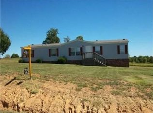 3853 Atkins Rd, Cedar Hill, TN 37032