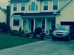 7 Windham Ln, Grand Island, NY 14072