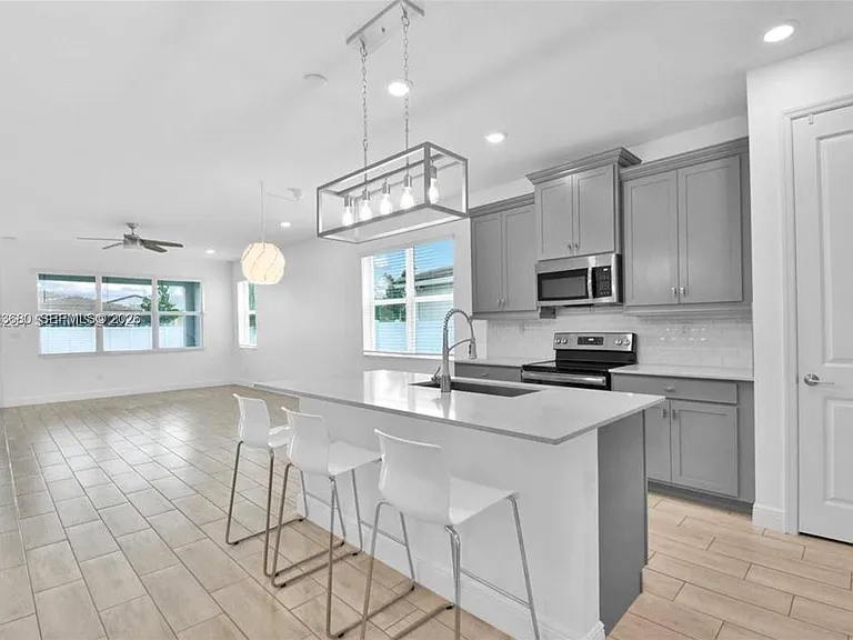 4110 Bonita Way — Photo 4