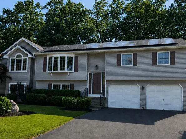 19 Skyline Drive, Latham, NY 12110