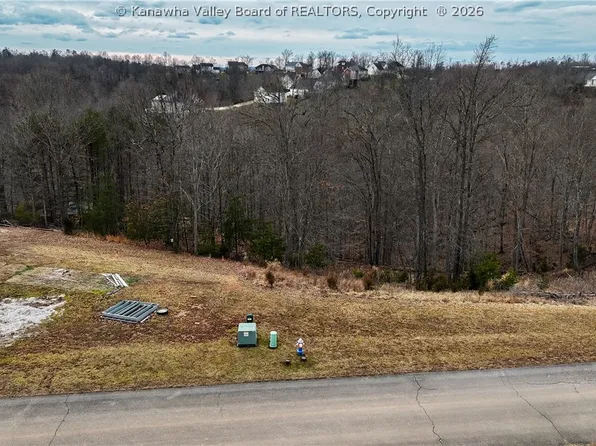 448 Aviators Poin, Eleanor, WV 25070