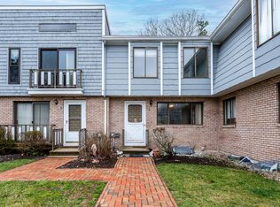 329 W Main St APT 26, Hyannis, MA 02601