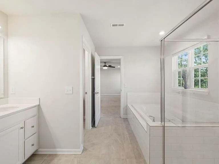 6075 Ives Ave — Photo 8