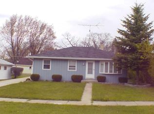 2904 W Monroe St, Waukegan, IL 60085
