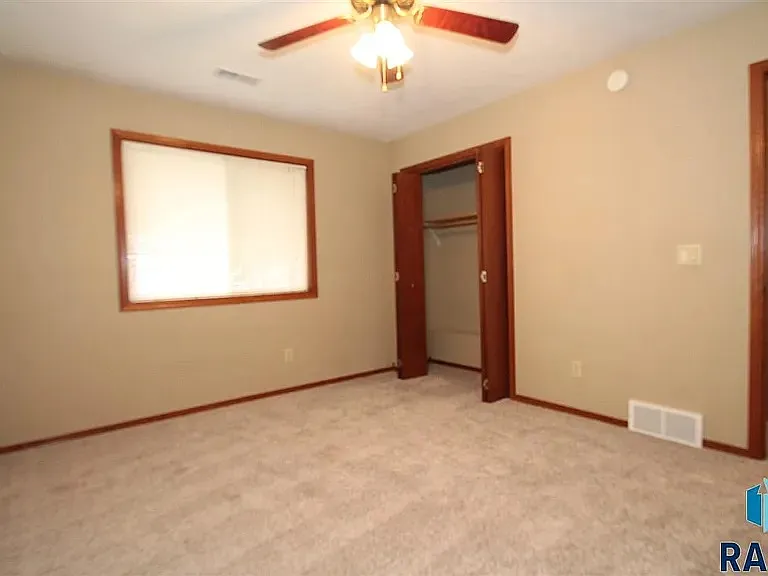 2 bed, 1.5 bath, 1200 sqft, $1,150 — Photo 4