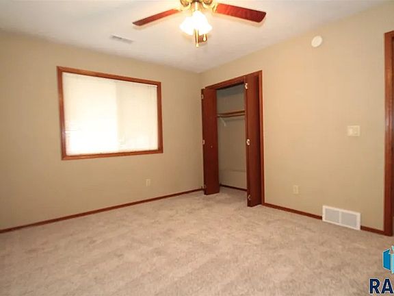 4th image of 600 N 9th Ave