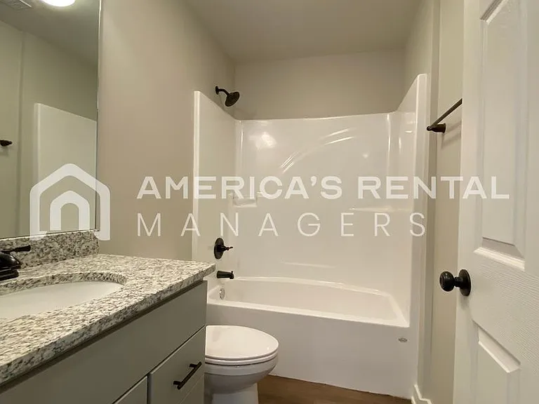 6228 Burbank Crossing Loop — Photo 28