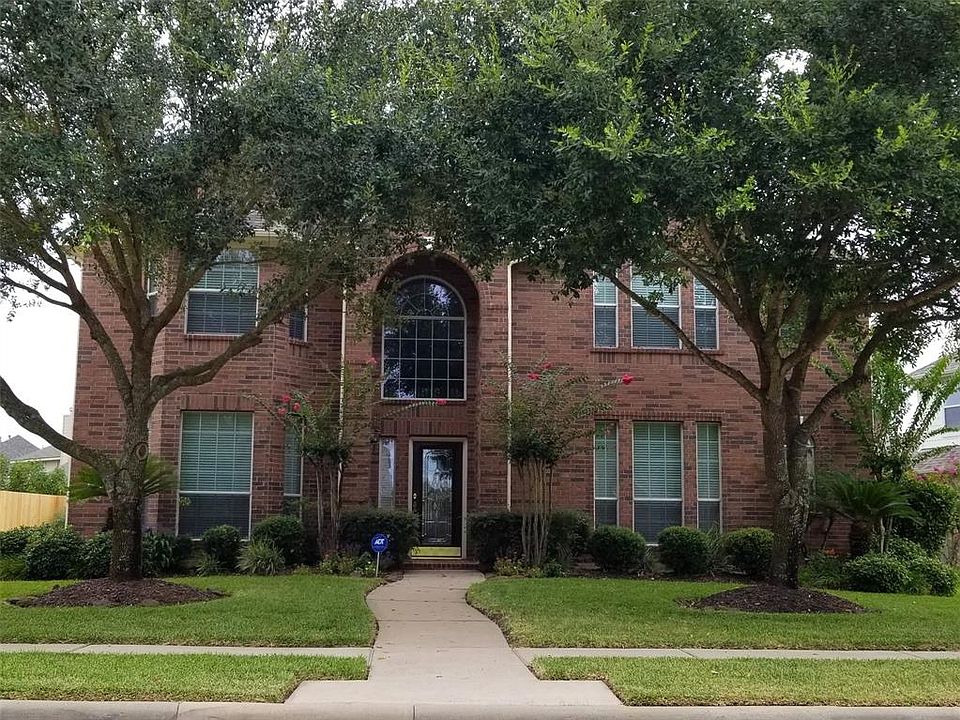 1st image of 2738 Round Hill Ct